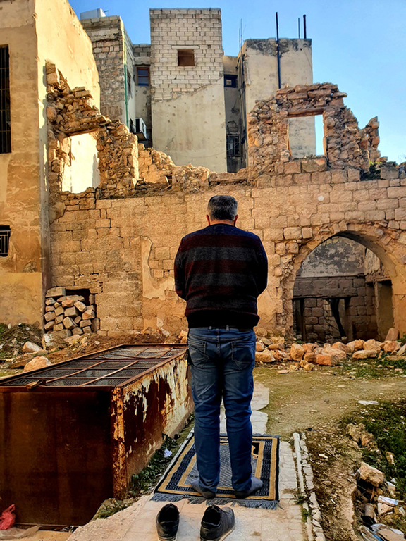 Syrië, een maand na de verschrikkelijke aardbeving. Samen met een delegatie van Sant'Egidio zijn de eerste hulpgoederen aangekomen in Aleppo en in de zwaarst getroffen gebieden